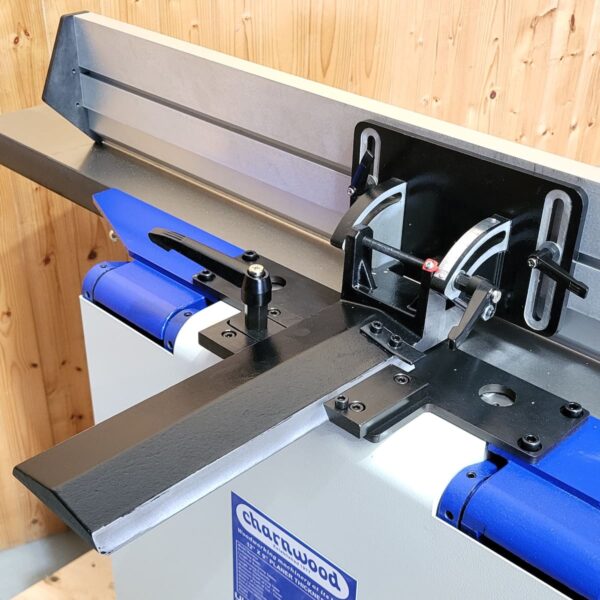 PT12S Charnwood 12″ Planer Thicknesser with Spiral Cutter Block 240volt 16amp - Image 13