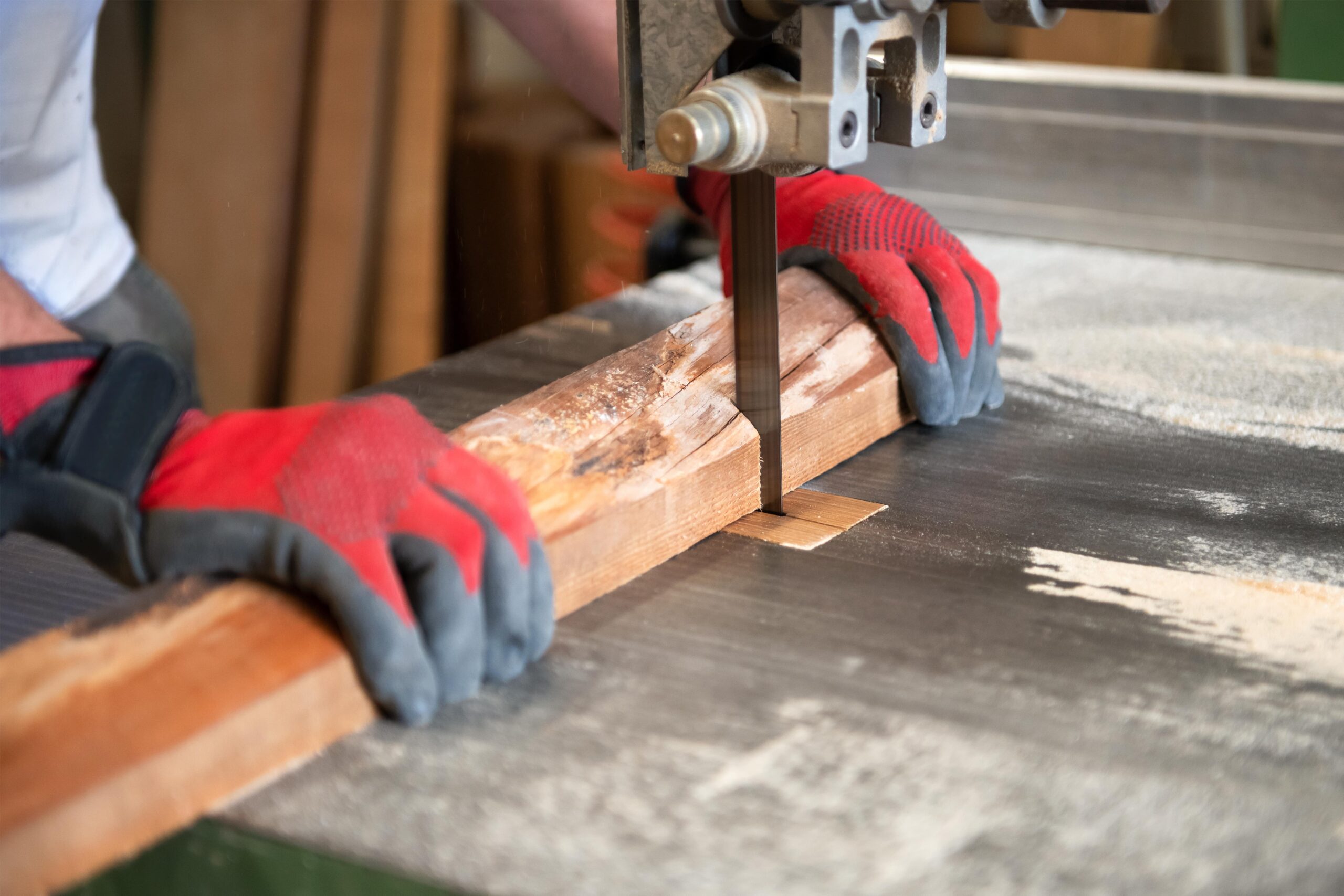 Wood cutting bandsaw Banner