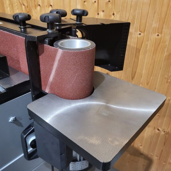 Charnwood Pro Series BS690 Oscillating Belt Sander 6″ x 90″ Capacity complete on stand - Image 13