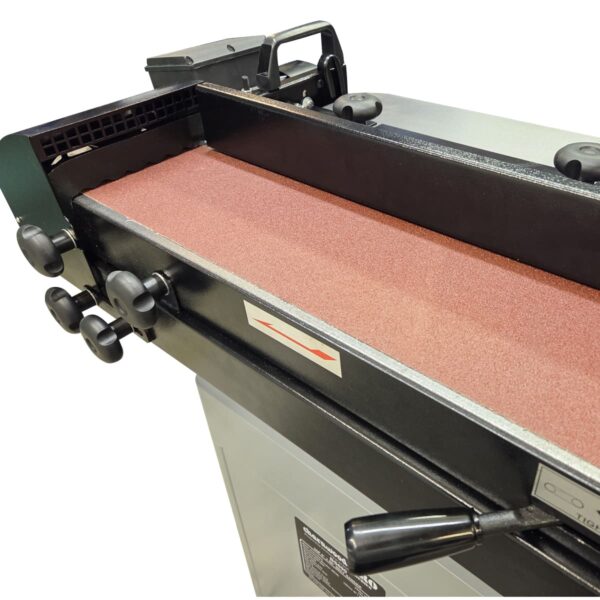 Charnwood Pro Series BS690 Oscillating Belt Sander 6″ x 90″ Capacity complete on stand - Image 10