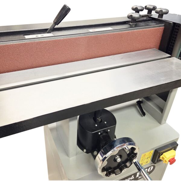 Charnwood Pro Series BS690 Oscillating Belt Sander 6″ x 90″ Capacity complete on stand - Image 4