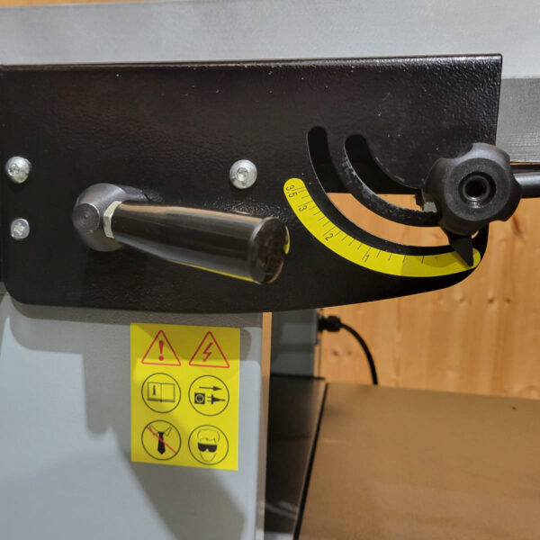 Charnwood Pro PT16S Planer Thicknesser 16″ x 9″ With Spiral Cutter Block 16amp - Image 10