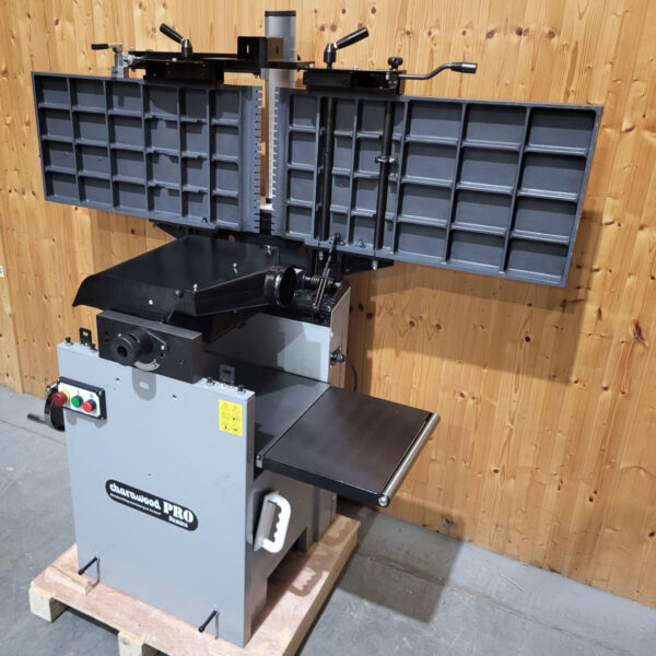 Charnwood Pro PT16S Planer Thicknesser 16″ x 9″ With Spiral Cutter Block 16amp - Image 6